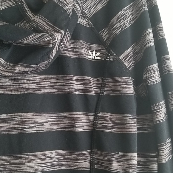 Lukka Women's Zip Up Hoodie - Picture 8 of 9